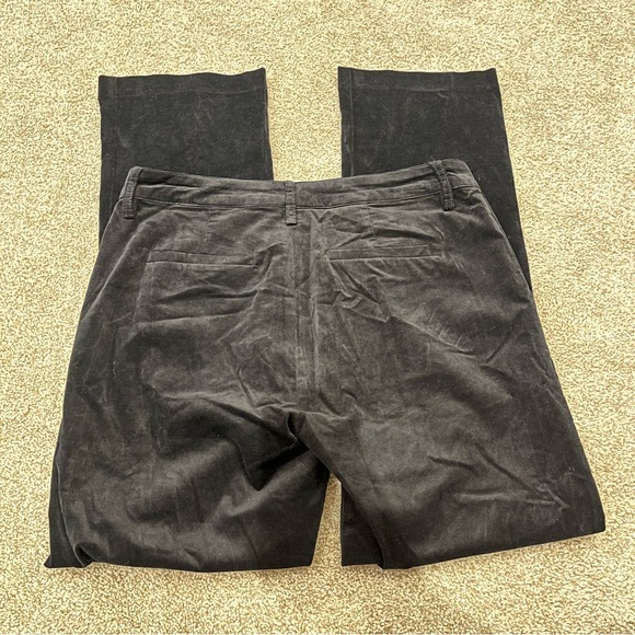 NWOT Kut from the Kloth Elizabeth High Rise Black
Velveteen Trouser - Picture 4 of 6